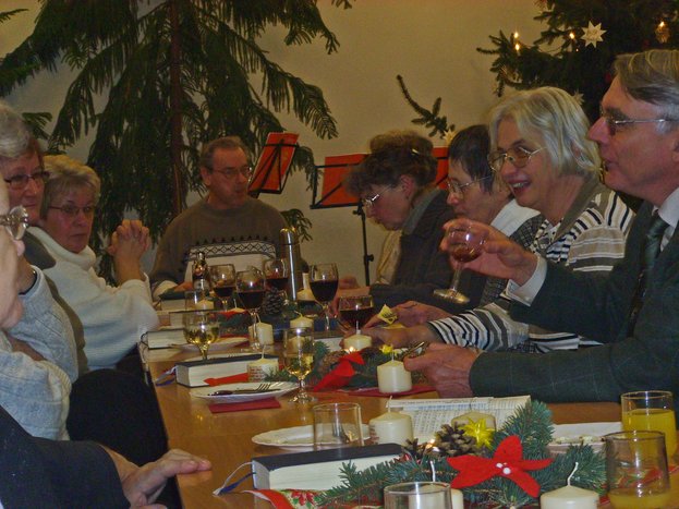 Weihnachtsfeier_Mitarbeiter_Kirchengemeinde_2010__25_.jpg