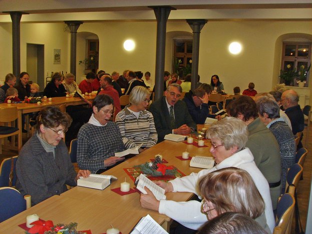 Weihnachtsfeier_Mitarbeiter_Kirchengemeinde_2010__17_.jpg